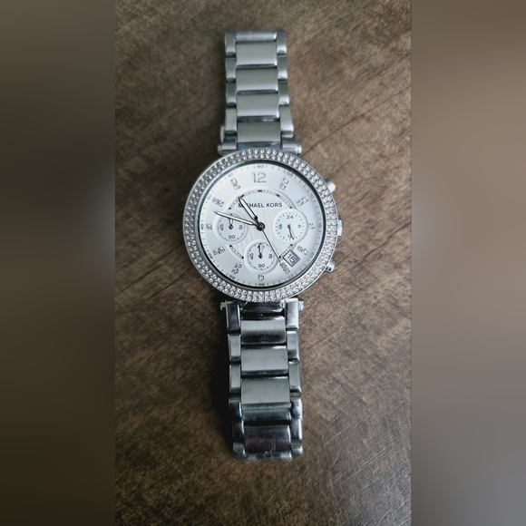 Michael Kors ladies silver watch - Picture 2 of 7